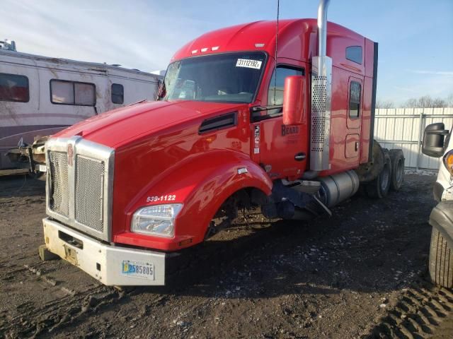 2020 Kenworth Construction T880