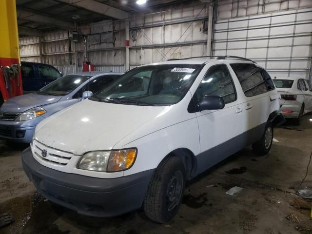 2001 Toyota Sienna LE