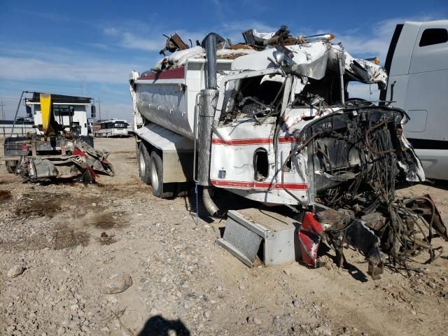 1984 Peterbilt Dumptruck