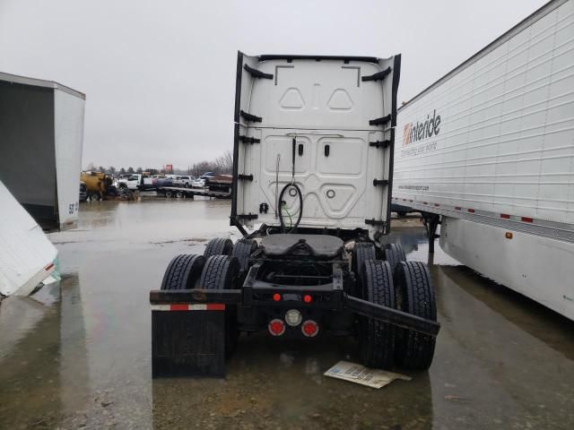 2018 Freightliner Cascadia 126