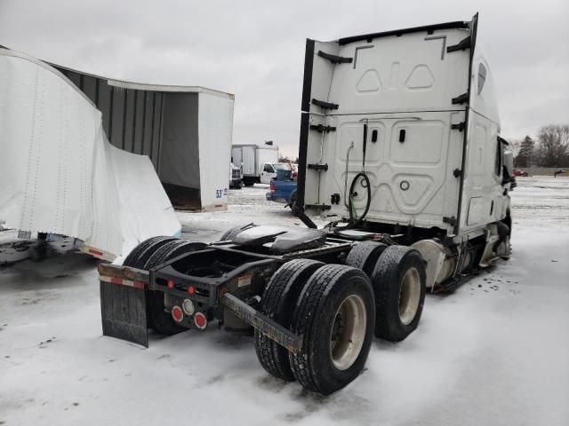 2018 Freightliner Cascadia 126