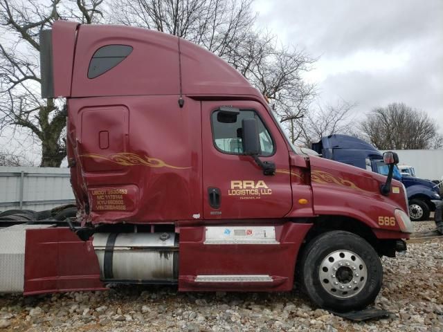 2013 Freightliner Cascadia 125