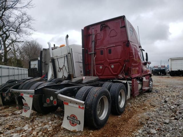 2013 Freightliner Cascadia 125