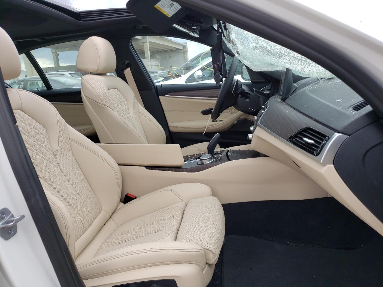 2022 BMW 530 i