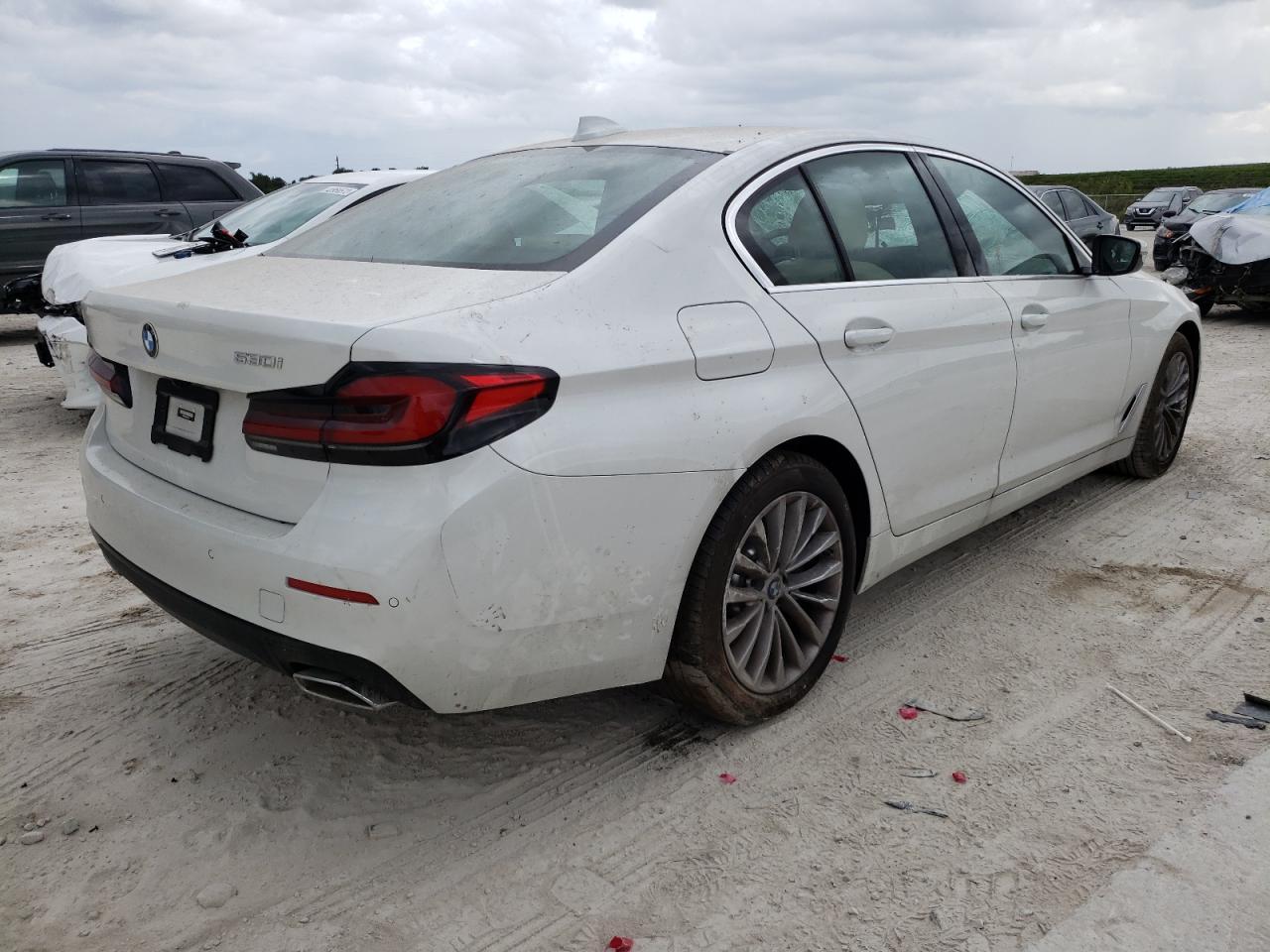 2022 BMW 530 i