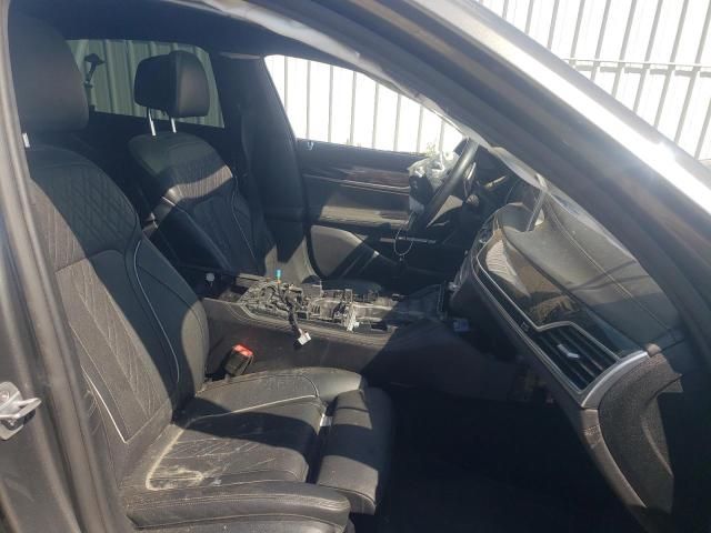2016 BMW 750 XI