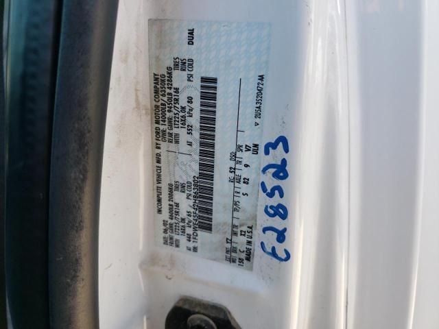 2002 Ford Econoline E450 Super Duty Cutaway Van