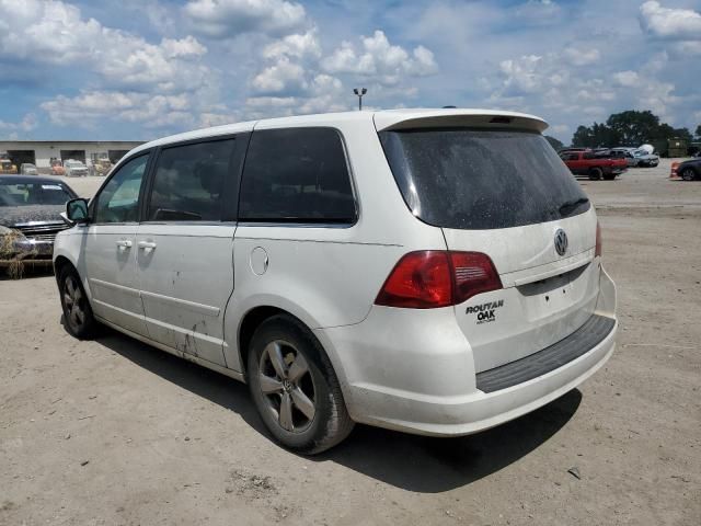 2010 Volkswagen Routan SE