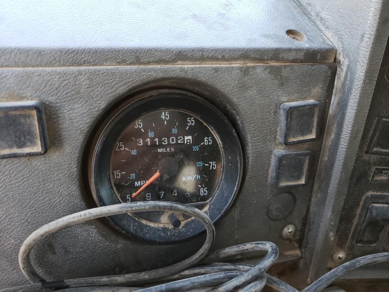 1999 Mack 600 RD600