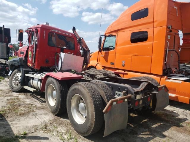 2001 Mack 600 CH600