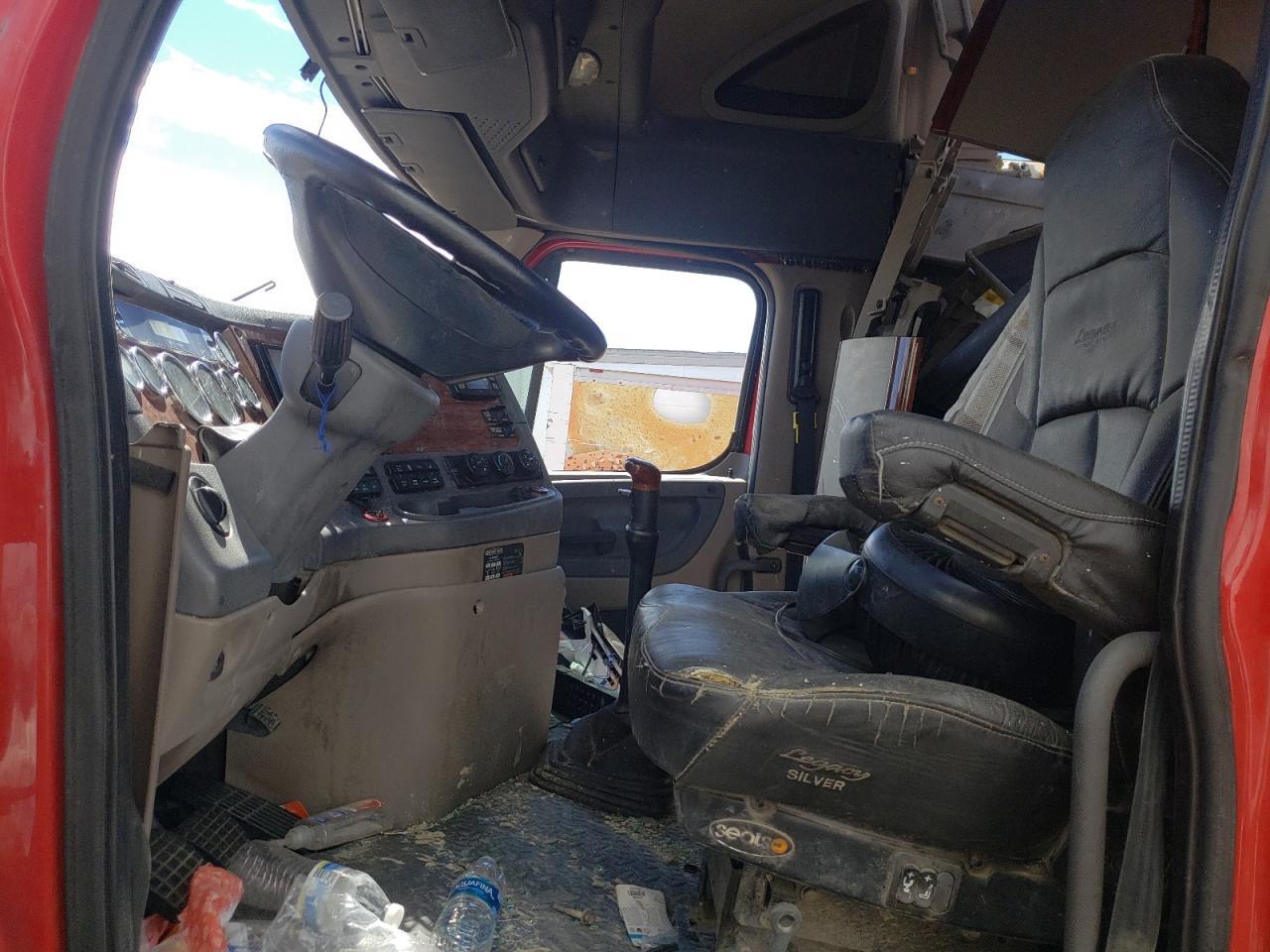2011 Freightliner Cascadia 125