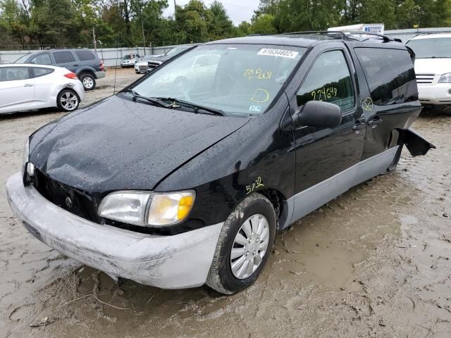 2000 Toyota Sienna LE