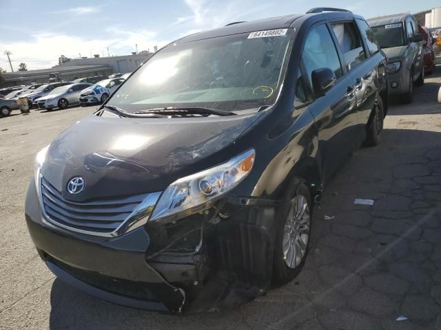 2017 Toyota Sienna XLE