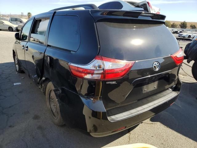 2017 Toyota Sienna XLE