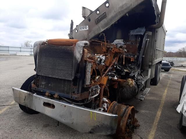 1993 Freightliner Conventional FLD120