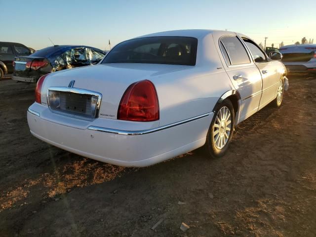 2004 Lincoln Town Car Executive