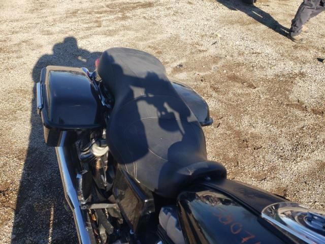2012 Harley-Davidson FLD Switchback