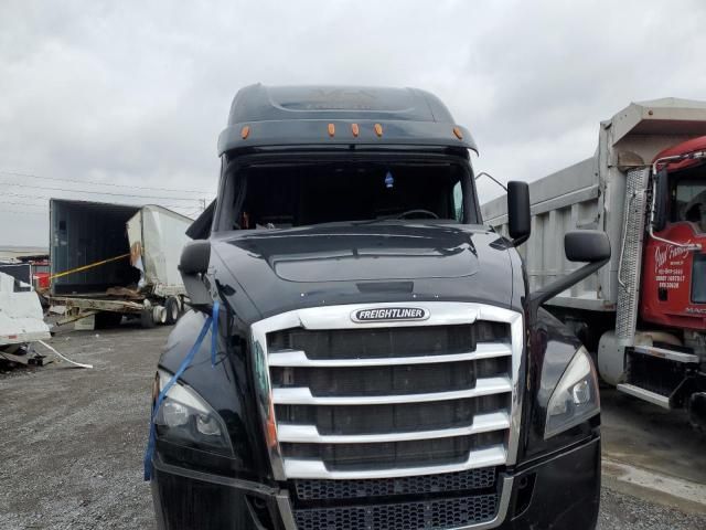 2019 Freightliner Cascadia 126