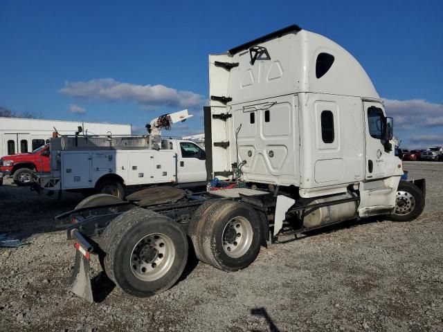 2016 Freightliner Cascadia 125