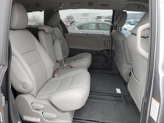 2017 Toyota Sienna XLE