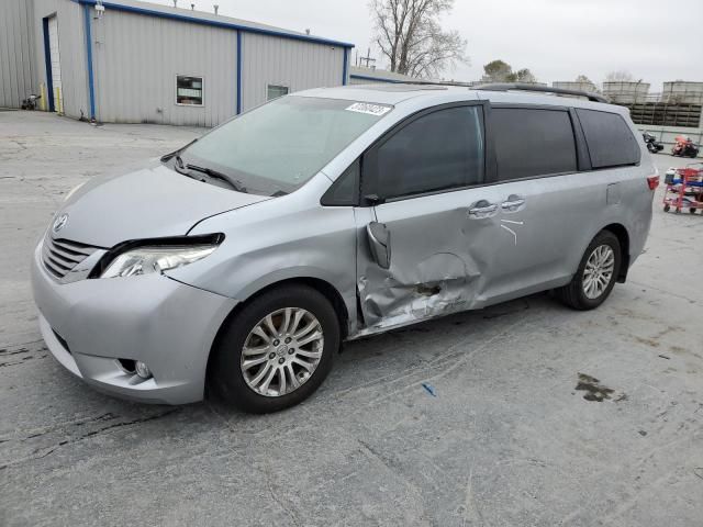 2017 Toyota Sienna XLE