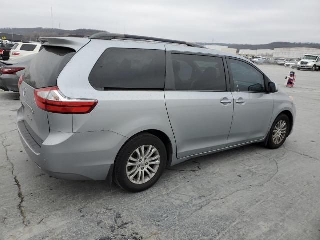 2017 Toyota Sienna XLE