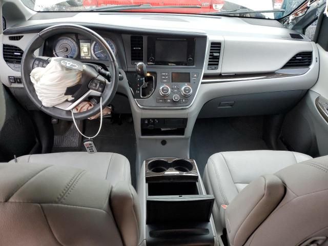 2017 Toyota Sienna XLE