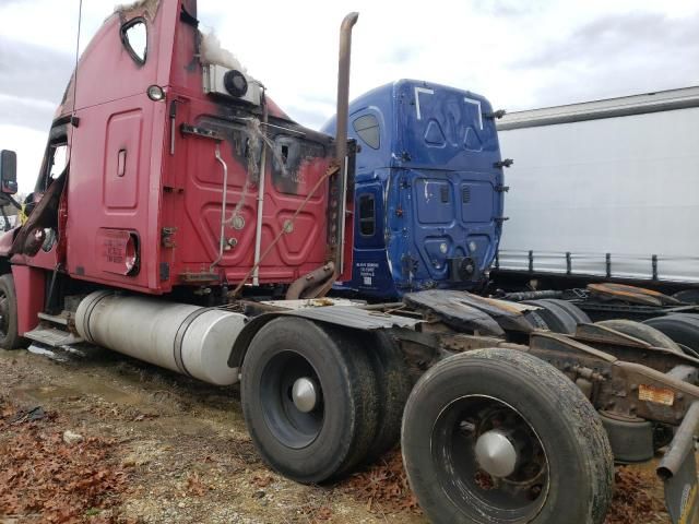 2010 Freightliner Cascadia 125