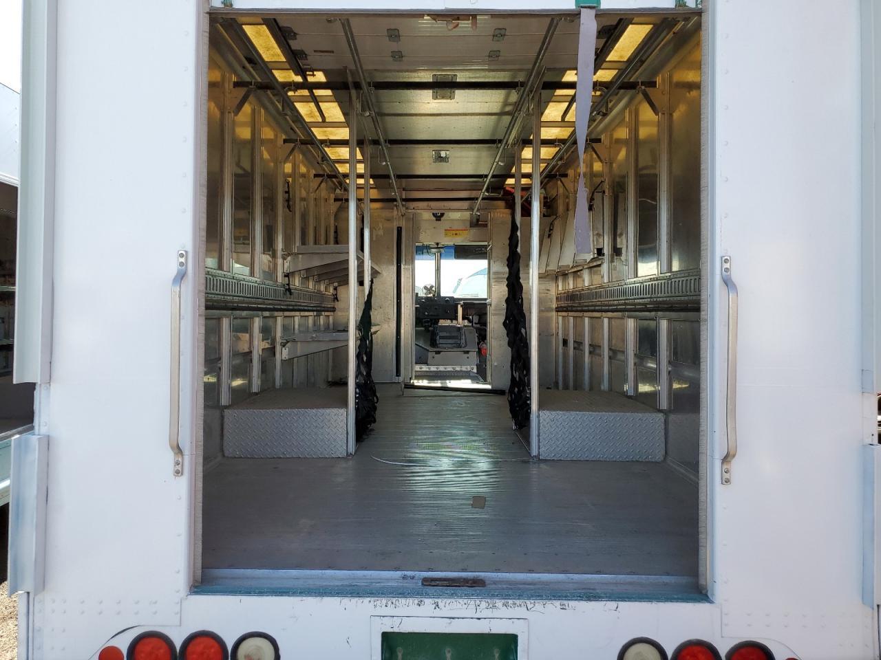 2010 Freightliner Chassis M Line WALK-IN Van