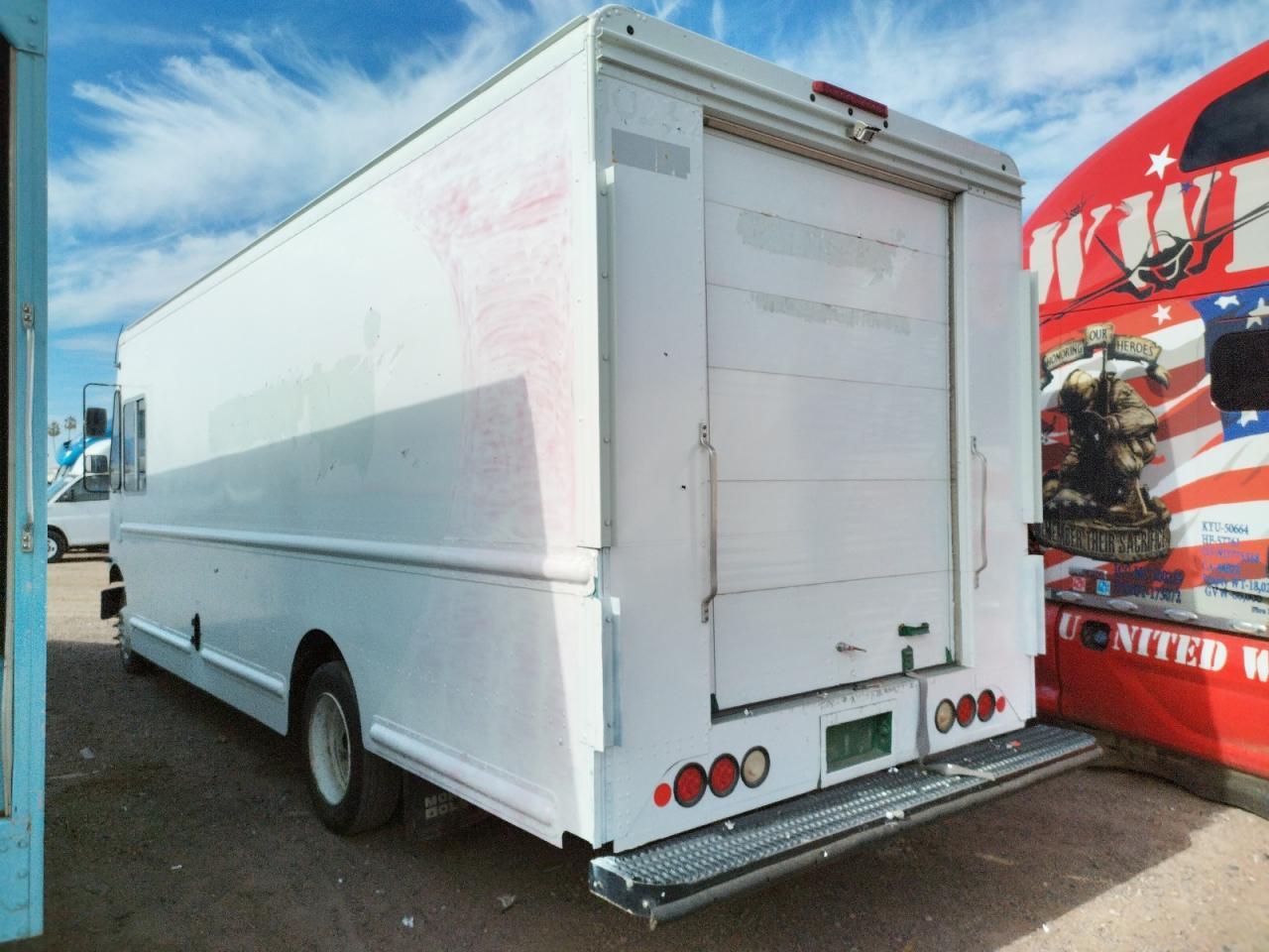 2010 Freightliner Chassis M Line WALK-IN Van