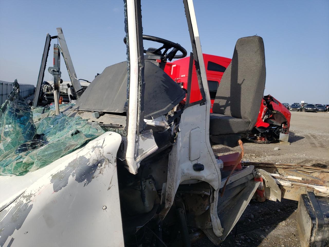 1999 Freightliner Chassis M Line WALK-IN Van