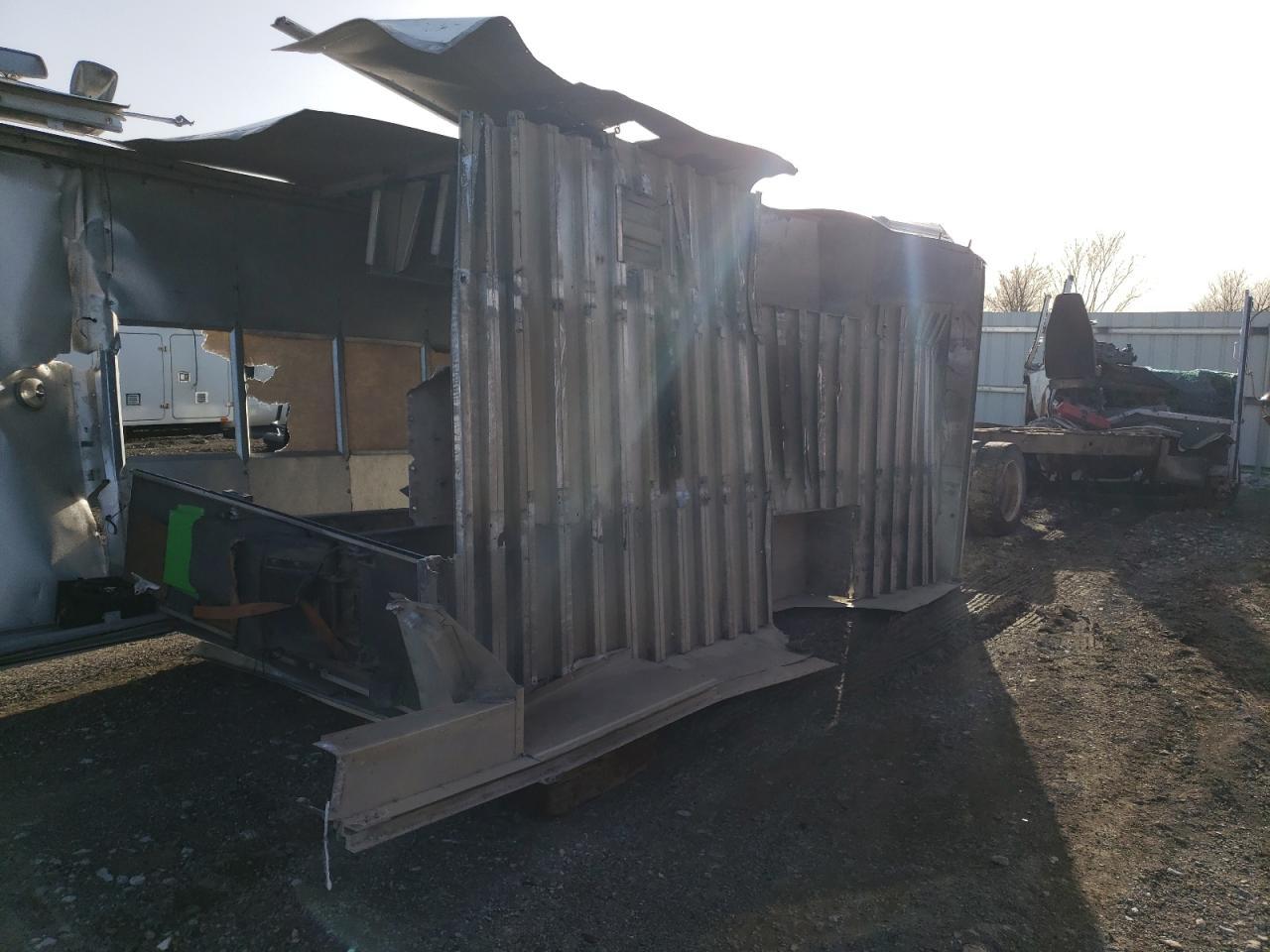 1999 Freightliner Chassis M Line WALK-IN Van