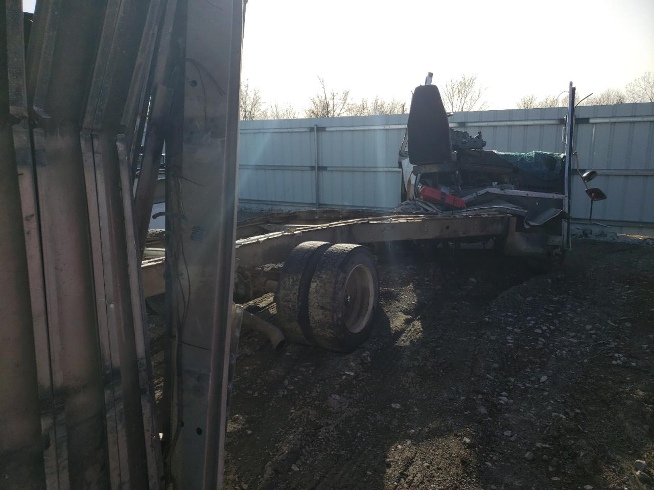 1999 Freightliner Chassis M Line WALK-IN Van
