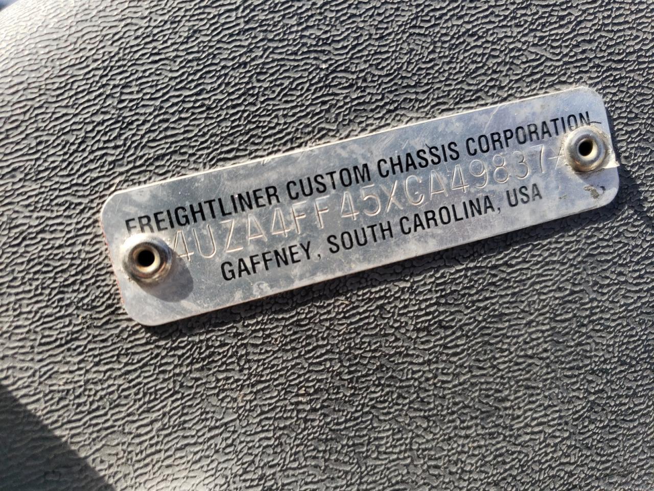 1999 Freightliner Chassis M Line WALK-IN Van