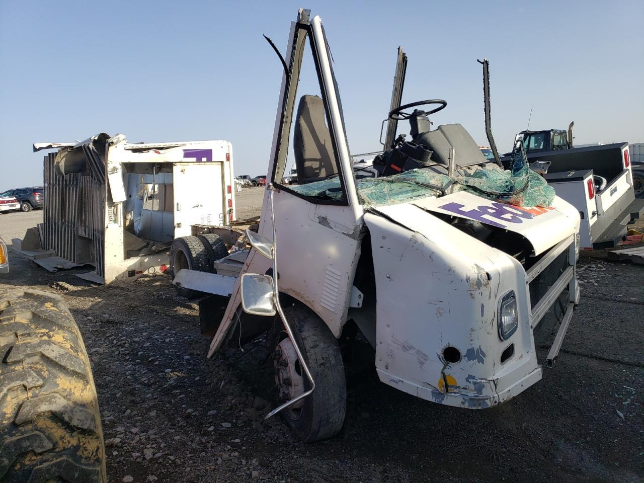 1999 Freightliner Chassis M Line WALK-IN Van