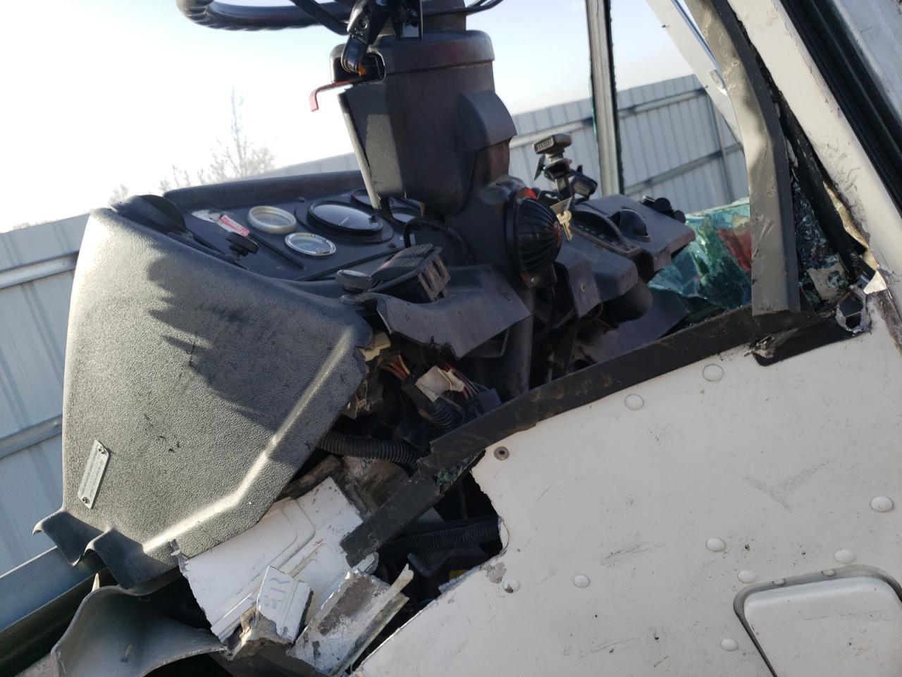 1999 Freightliner Chassis M Line WALK-IN Van