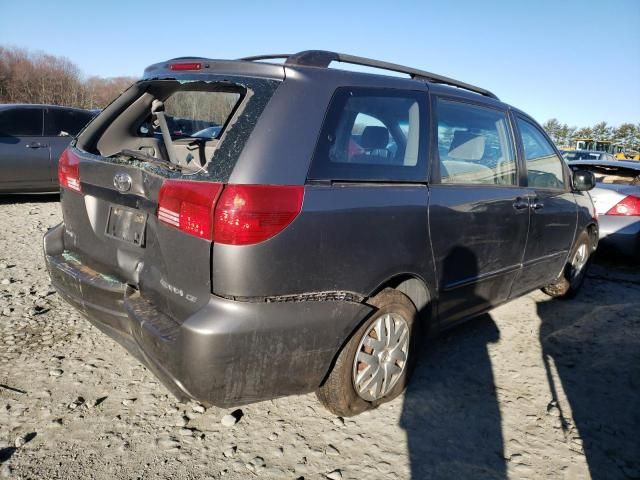 2005 Toyota Sienna CE