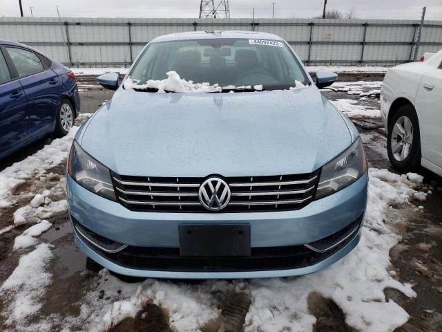 2012 Volkswagen Passat SEL