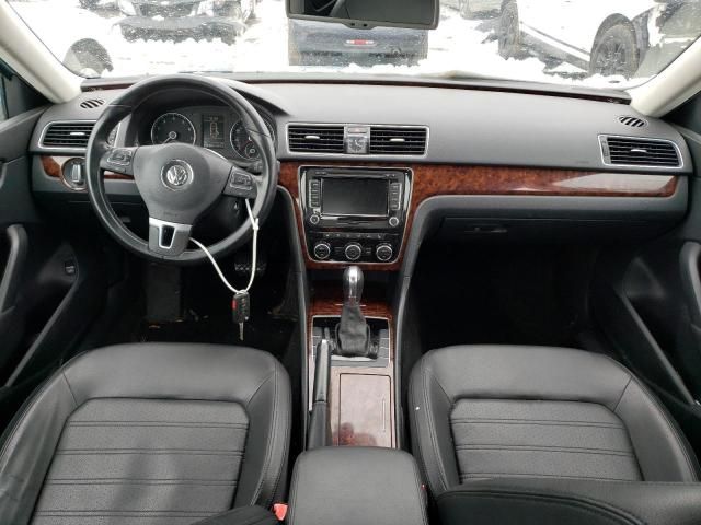 2012 Volkswagen Passat SEL