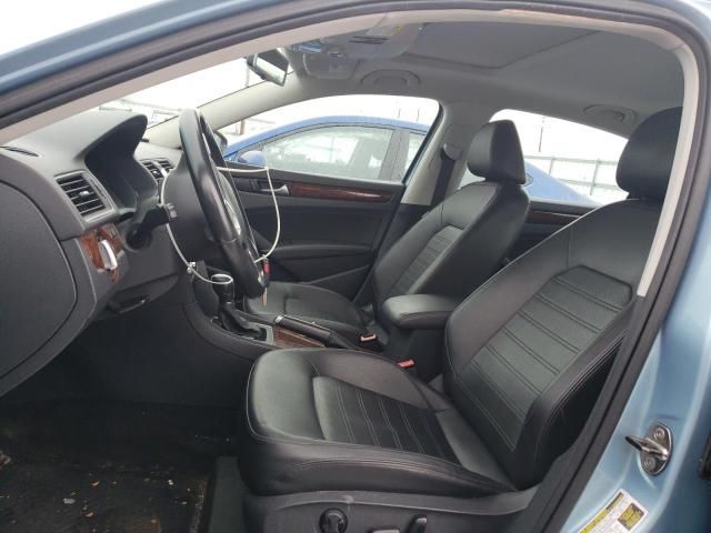 2012 Volkswagen Passat SEL