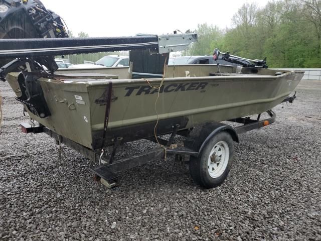 2003 Tracker Boat