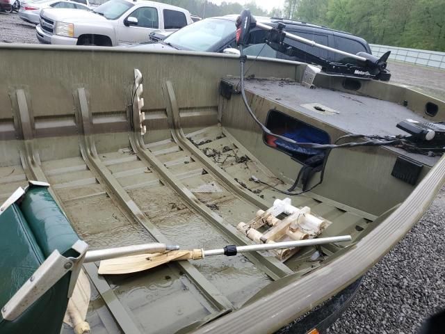 2003 Tracker Boat