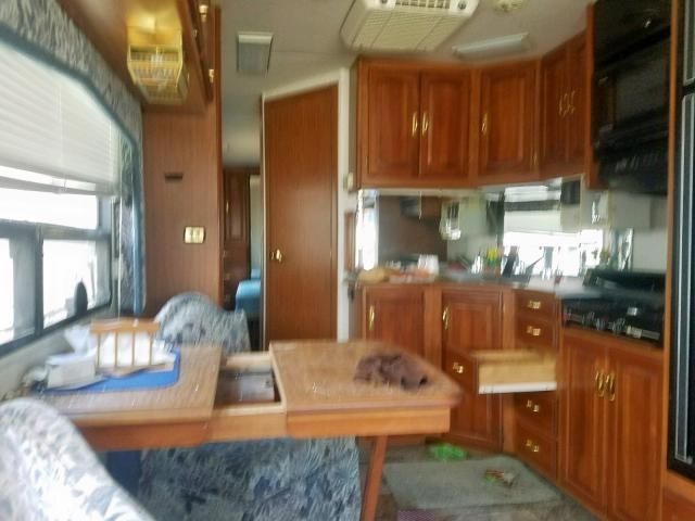 1996 Winnebago 1996 Chevrolet P30