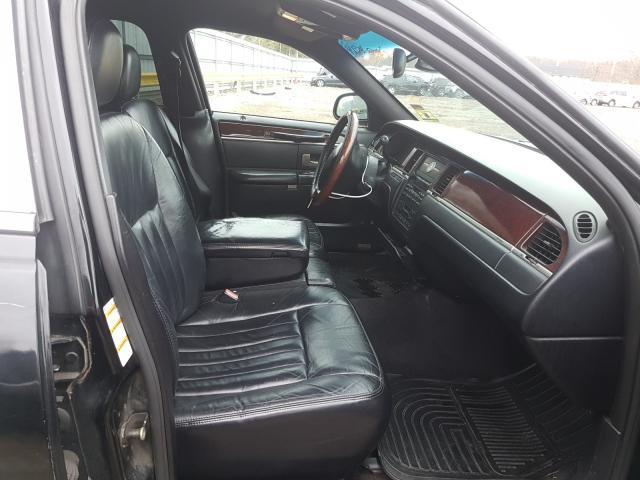 2004 Lincoln Town car Executive