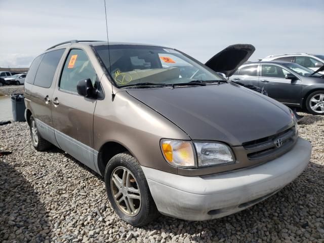 1999 Toyota Sienna CE