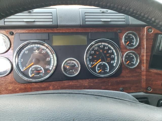 2017 Freightliner Cascadia 125