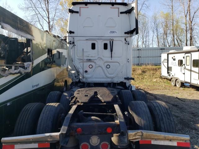 2017 Freightliner Cascadia 125