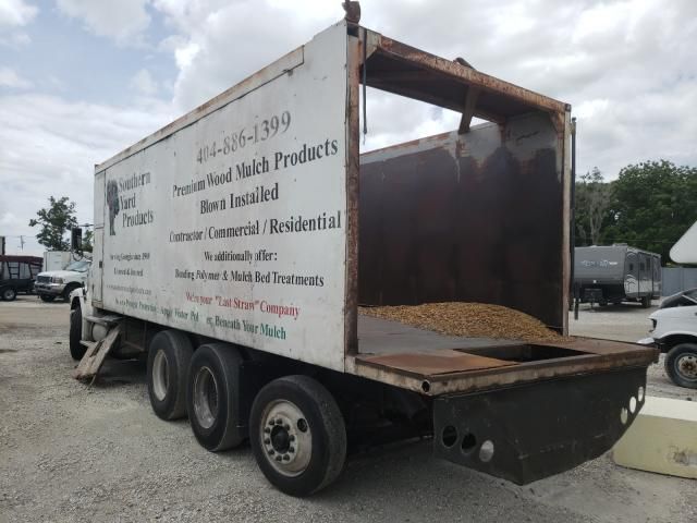2000 Freightliner Medium Conventional FL112