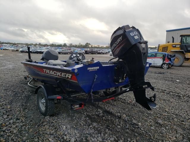 2016 Tracker Boat