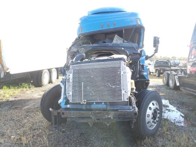 2014 Freightliner Cascadia 125